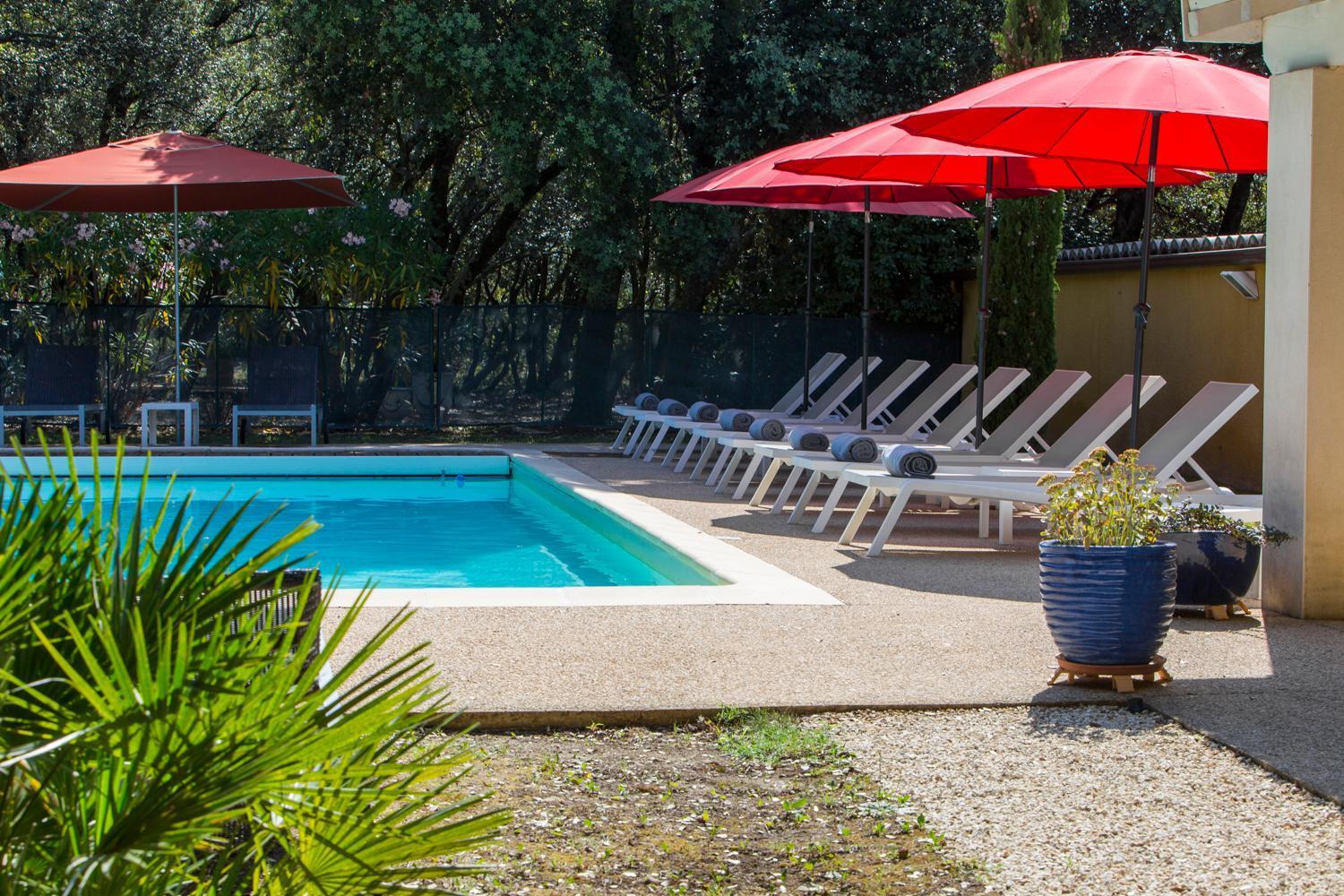 Logis La Bastide De Grignan Hotel & Restaurant "La Chenaie" Exterior photo