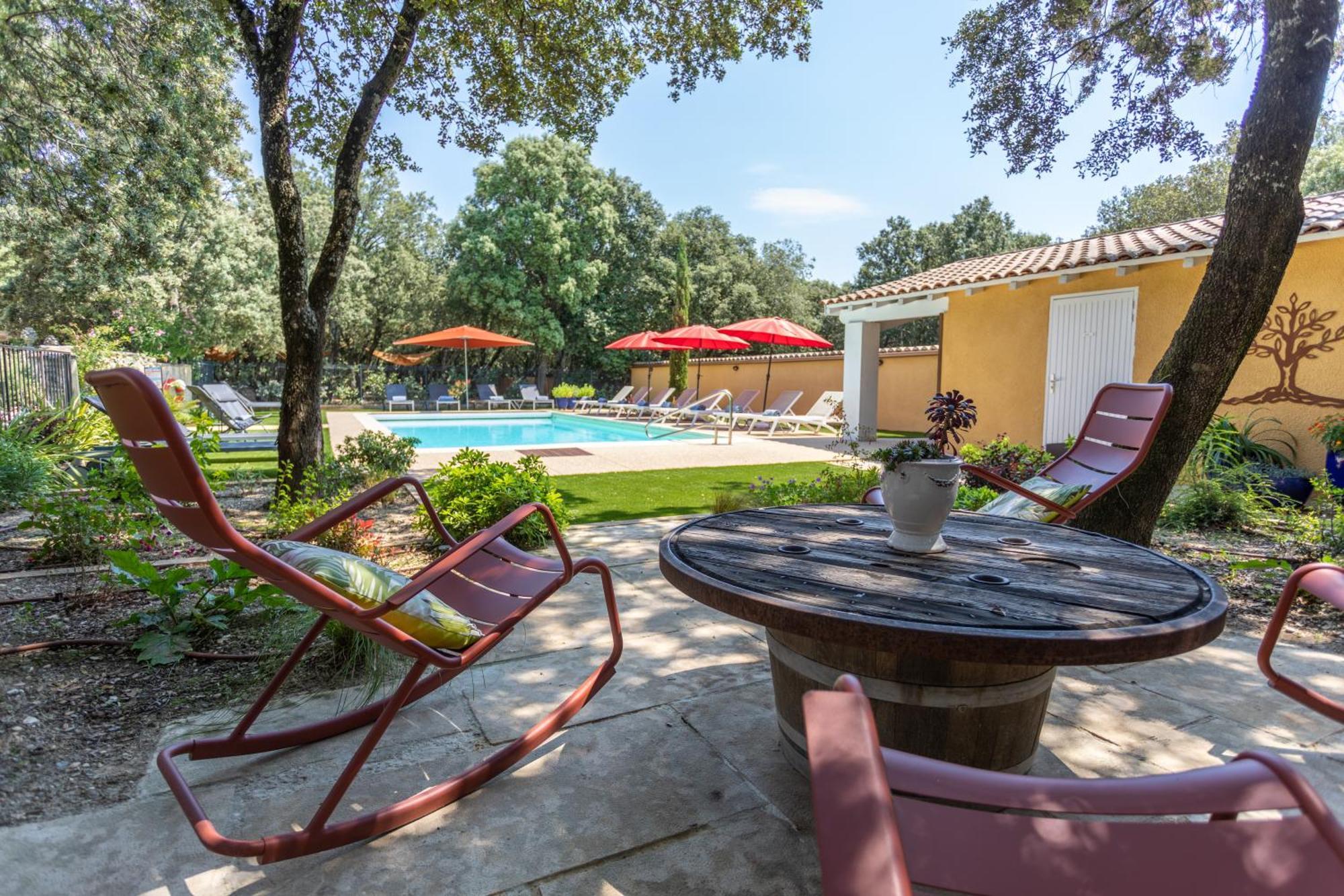 Logis La Bastide De Grignan Hotel & Restaurant "La Chenaie" Exterior photo